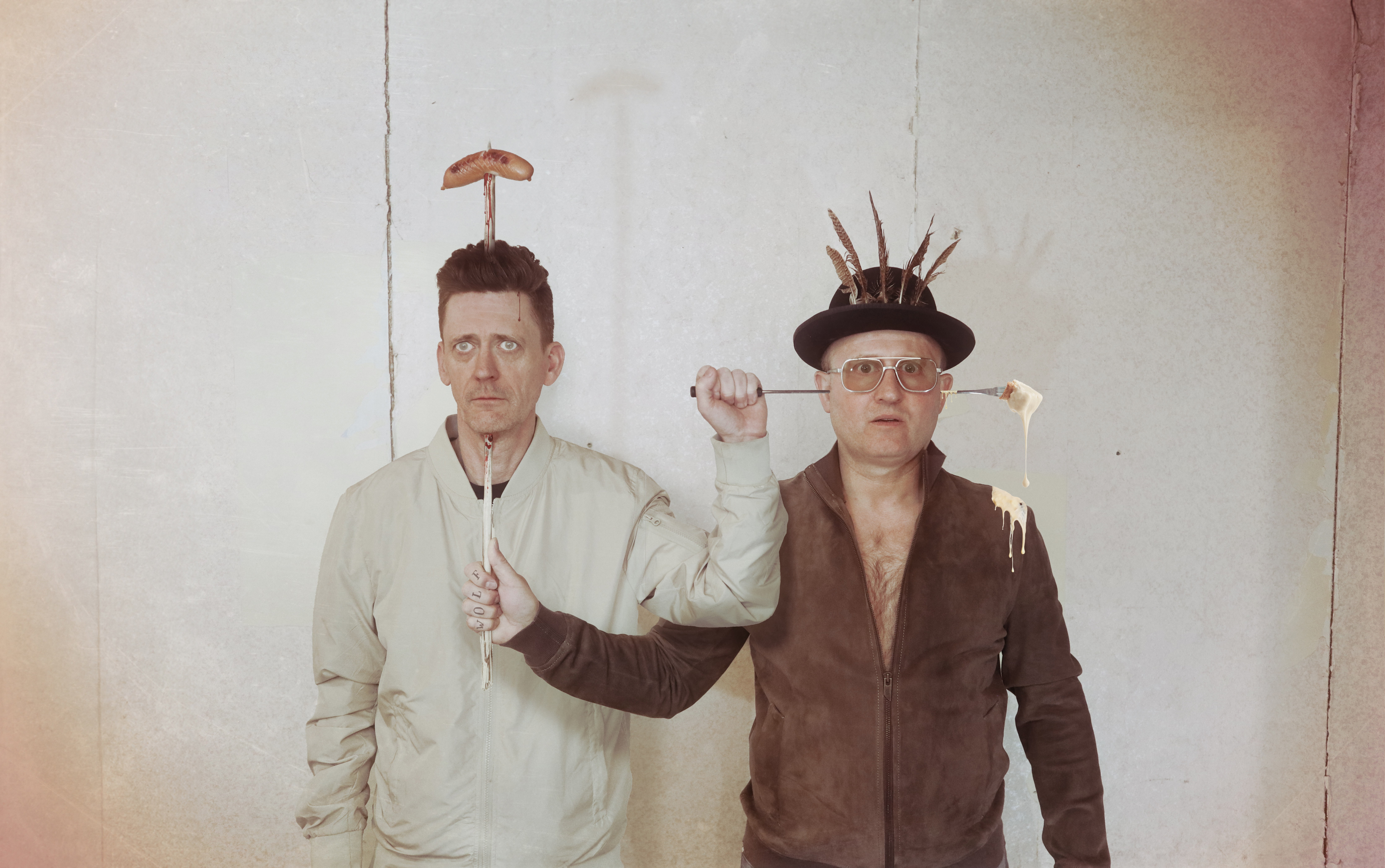 WolfWolf – Trash'n'Roll from the Woods. Garage Punk Duo from